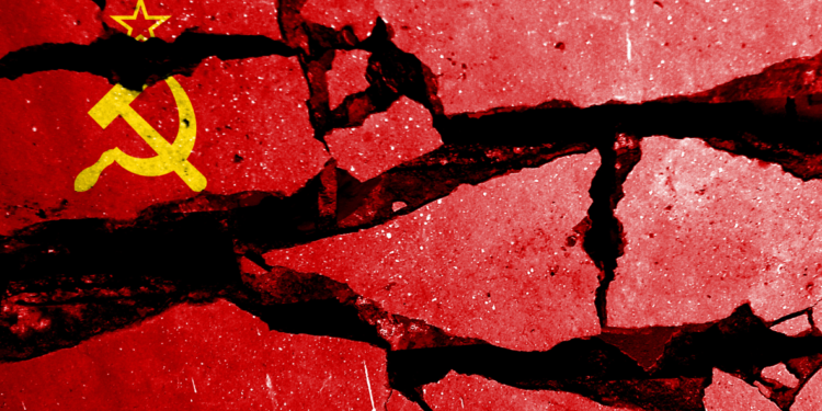 When Nationalism Fuels Decentralization and Secession: Lessons from the Cold War