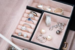 Rising Gold Prices and International Tariffs: The Challenges Facing the UK Jewellery Industry