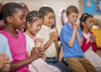 Most People Want Teacher-Led Prayer in Public Schools—It’s Time to Choose