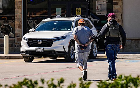 DHS Classifies Just 4% of ICE Arrests as “the Worst”—Most for Nonviolent Offenses